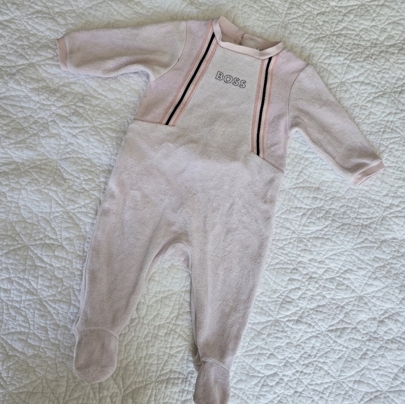 BOSS Velour Logo Footed Sleeper Footies Pajamas 6 Months - Pale Pink - Picture 2 of 9